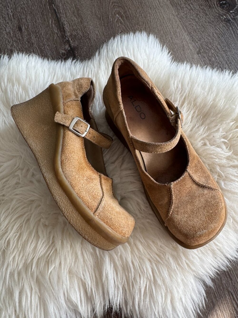 Vtg Y2K Aldo suede tan platform mary jane shoes / sz 38 - Picture 1 of 16